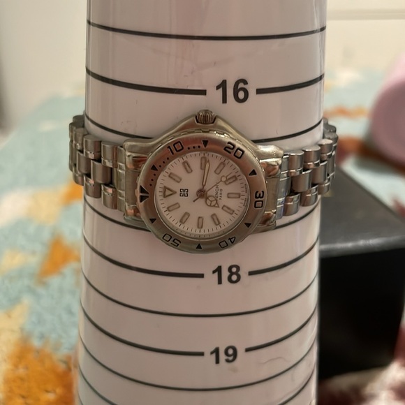 Givenchy Ladies Watch - Picture 10 of 10